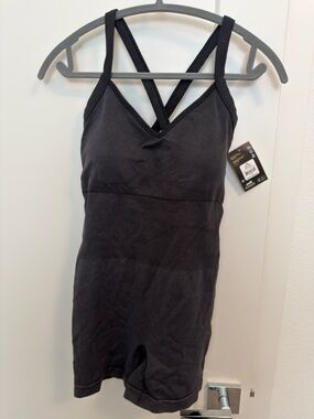 NWT Avia Black Seamless Strappy Ribbed Romper size Medium